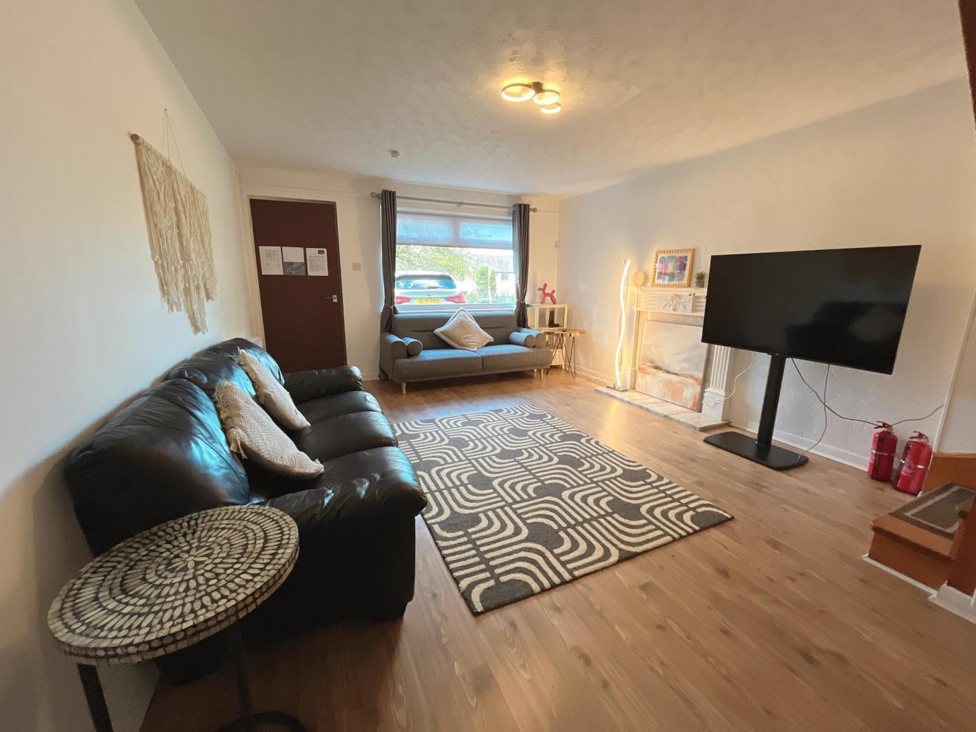 Cozy 2 Bedrooms With Private Parking Space And Garden เอดินบะระ ภายนอก รูปภาพ